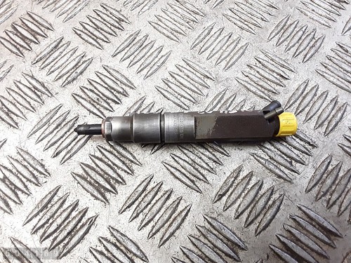 2003 golf fuel injector - iv,